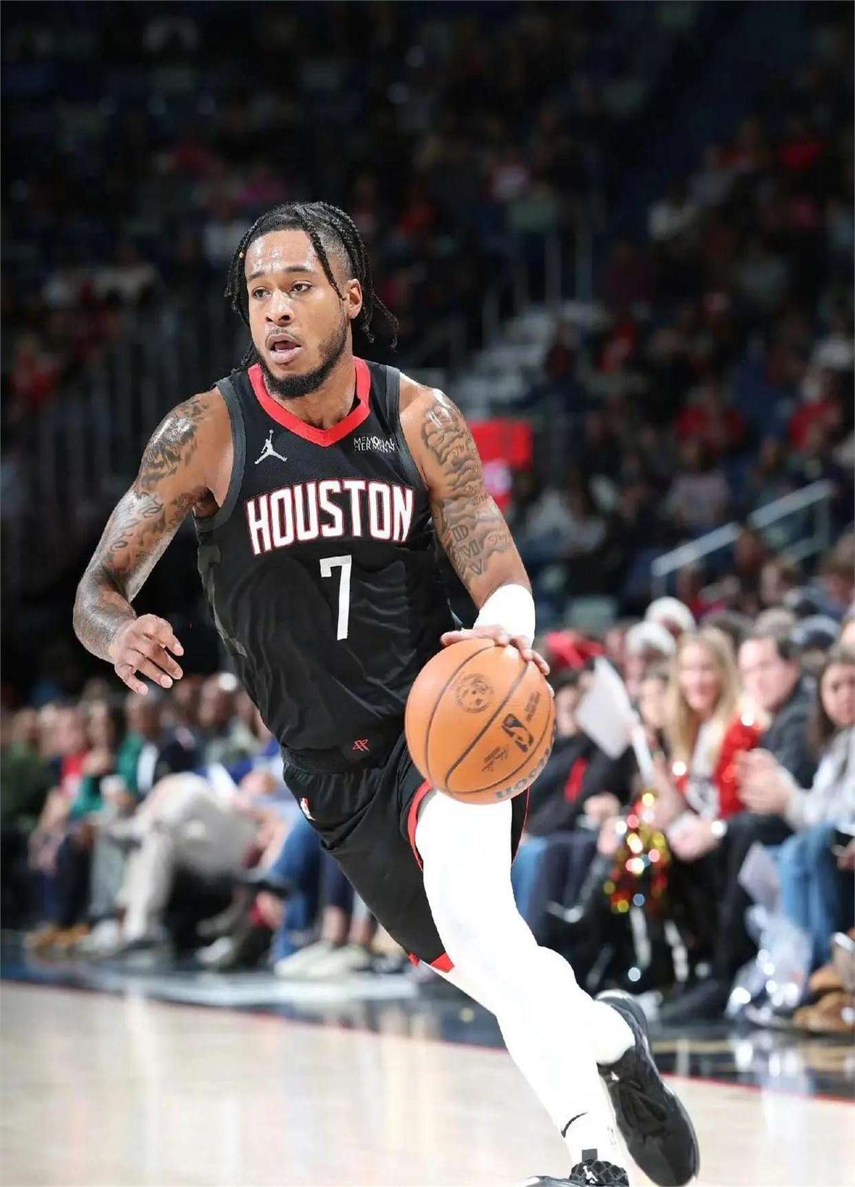 赛地聚焦——德甲加时末段热度飙升，底特律活塞绝杀压哨，悬念犹存，赛程密集仍需轮换的简单介绍