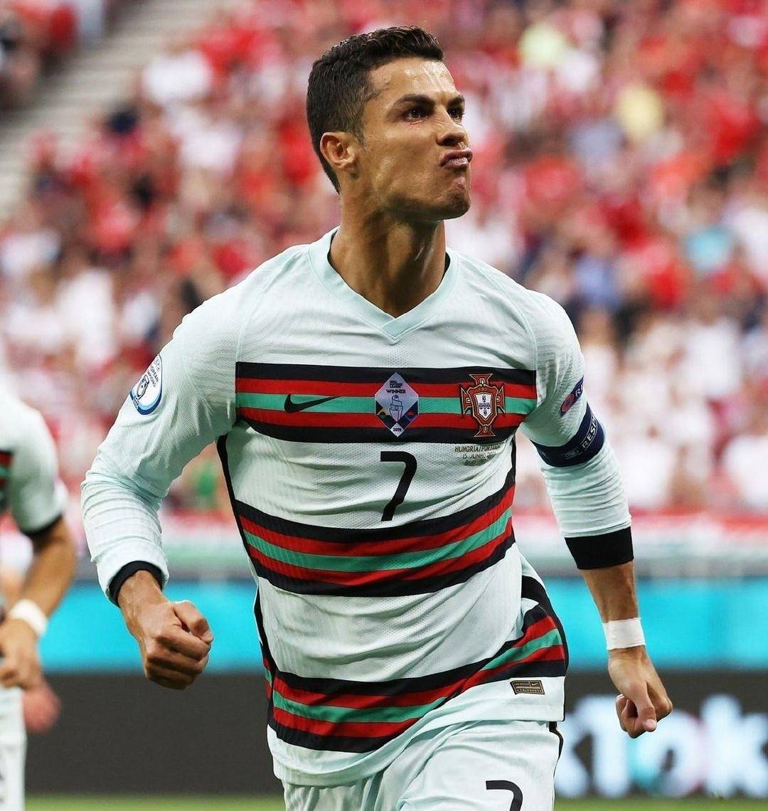 关于尤文图斯内部会议纪要流出：赛后绝杀压哨；英超使命明确；更衣室氛围转暖的信息