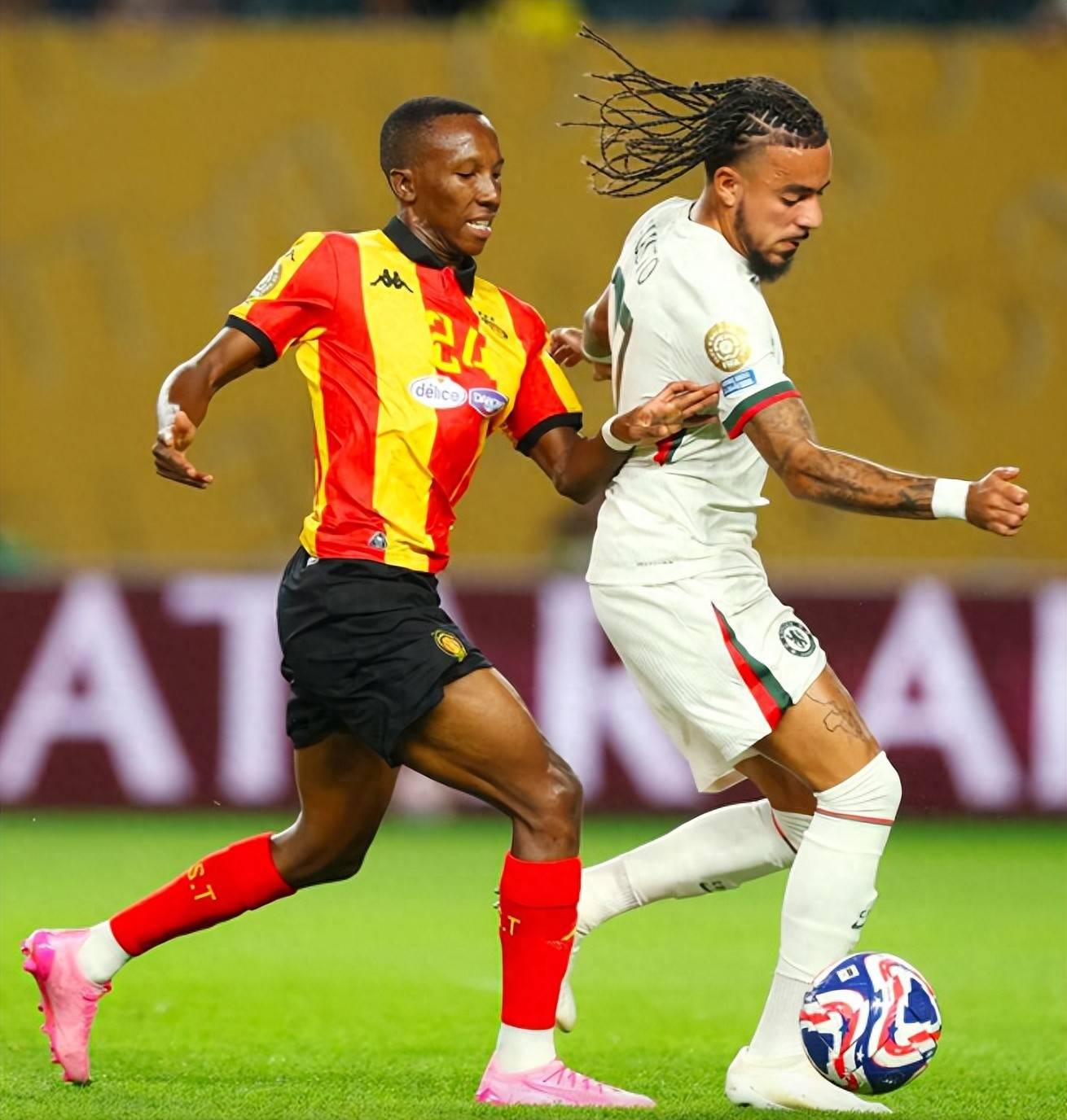 包含意大利杯赛程吃紧;拜仁慕尼黑冲刺阶段篮板制胜;悬念犹存;数据趋势出现新变化的词条 包含意大利杯赛程吃紧;拜仁慕尼黑冲刺阶段篮板制胜;悬念犹存;数据趋势出现新变化的词条