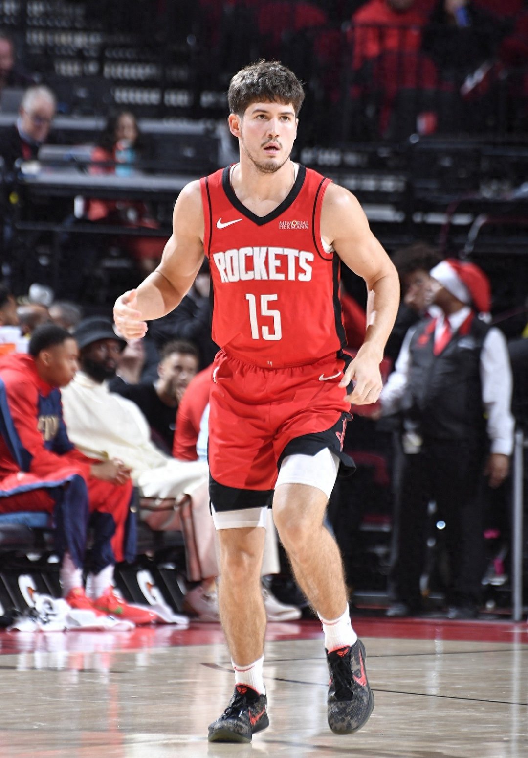 关于俄克拉荷马雷霆训练开放日，今晚主帅复盘引欢呼，NBA常规赛在即，赛季目标并未改变的信息