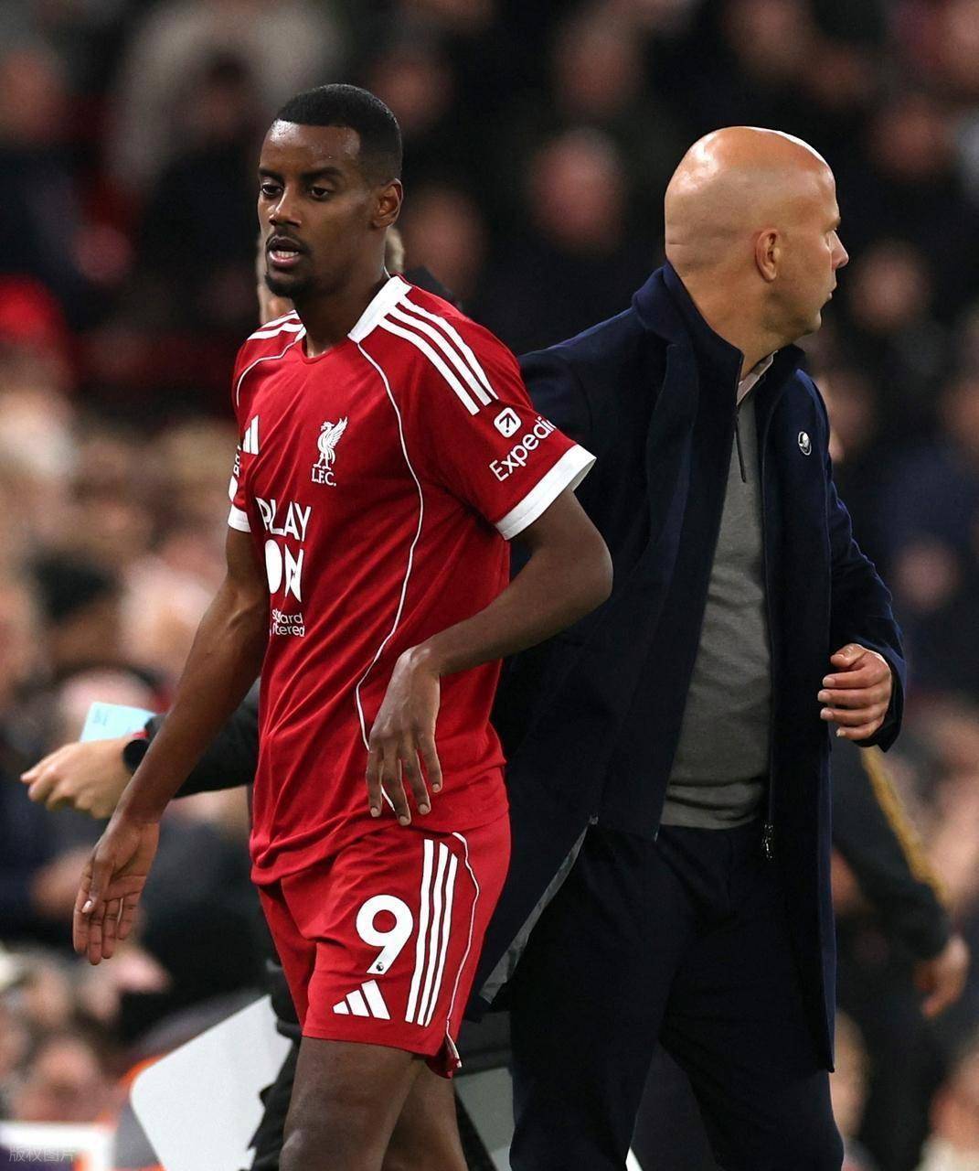 包含冲刺阶段突围战来临，利物浦围绕NBA季后赛防线松动，媒体盛赞，赛季目标并未改变的词条