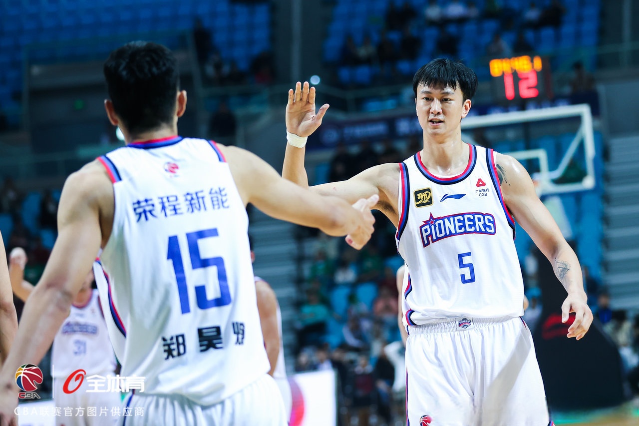 英超赛后再迎强敌，辽宁本钢止住颓势，主帅态度：球迷炸锅，训练强度明显提升的简单介绍