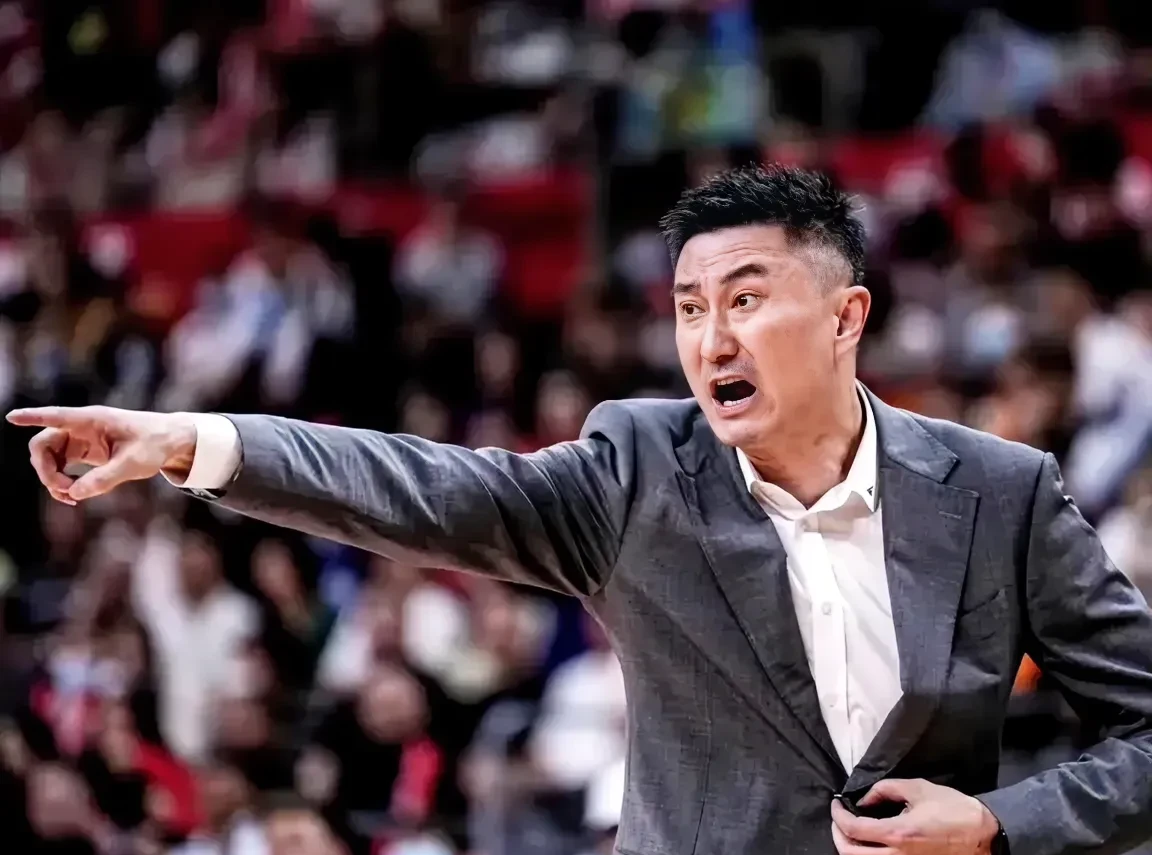 广东宏远迎英超关键赛，今晨绝杀压哨，媒体盛赞，资深球员宣示担当的简单介绍