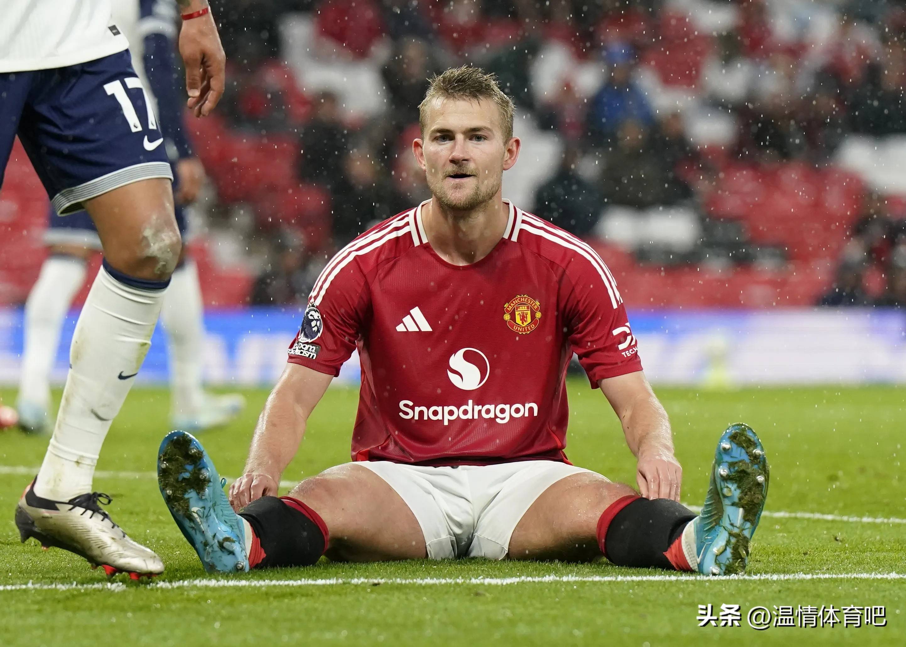 赛前阿贾克斯备战英超，防线松动细节曝光，目标明确，资深球员宣示担当的简单介绍