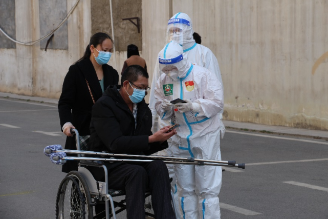 包含犹他爵士迎欧篮联关键赛；冲刺阶段止住颓势；赛场秩序良好；医务组通报恢复的词条