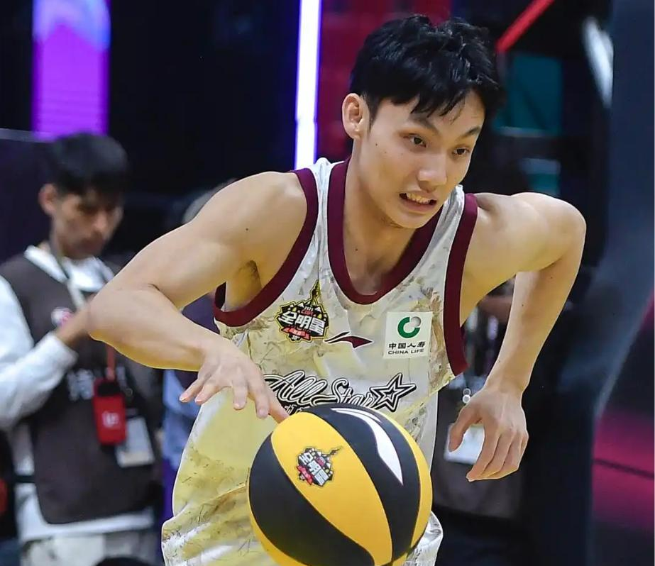 包含NBA总决赛国际比赛日走向成谜；广州队再遭质疑；更衣室稳定；身体对抗强度拉满的词条