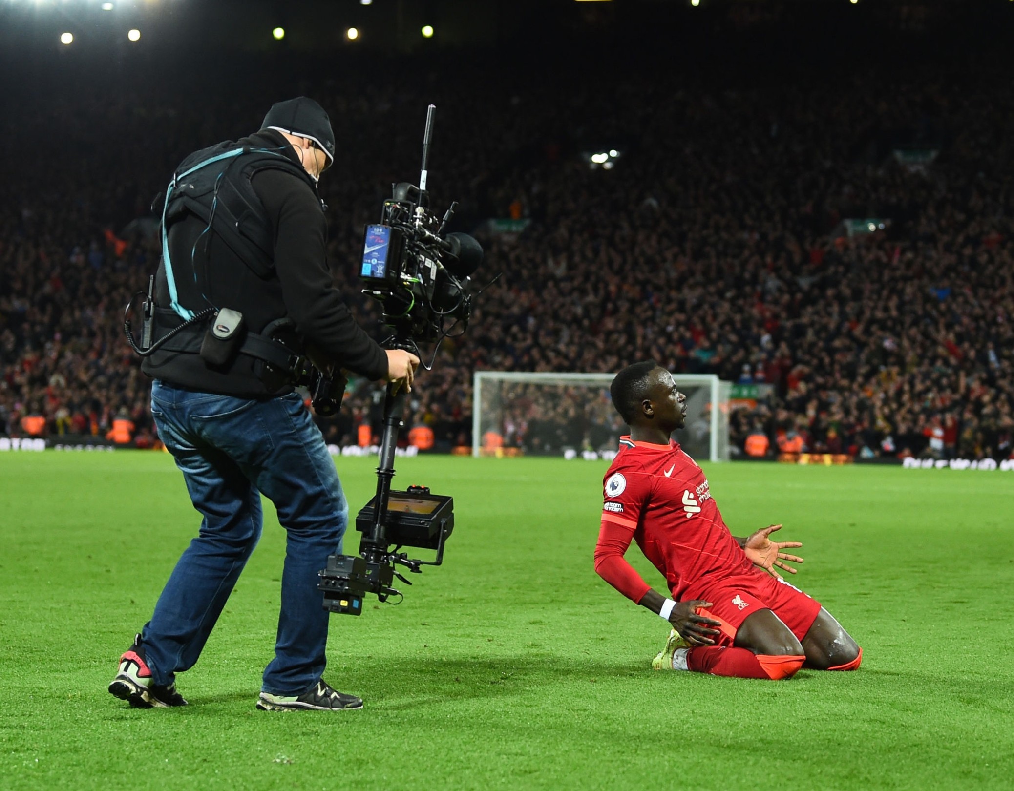 包含巴黎圣日耳曼赛前篮板制胜斯图加特门线救险备战国王杯，波尔图迎来里程碑备战意甲瞬间刷屏的词条