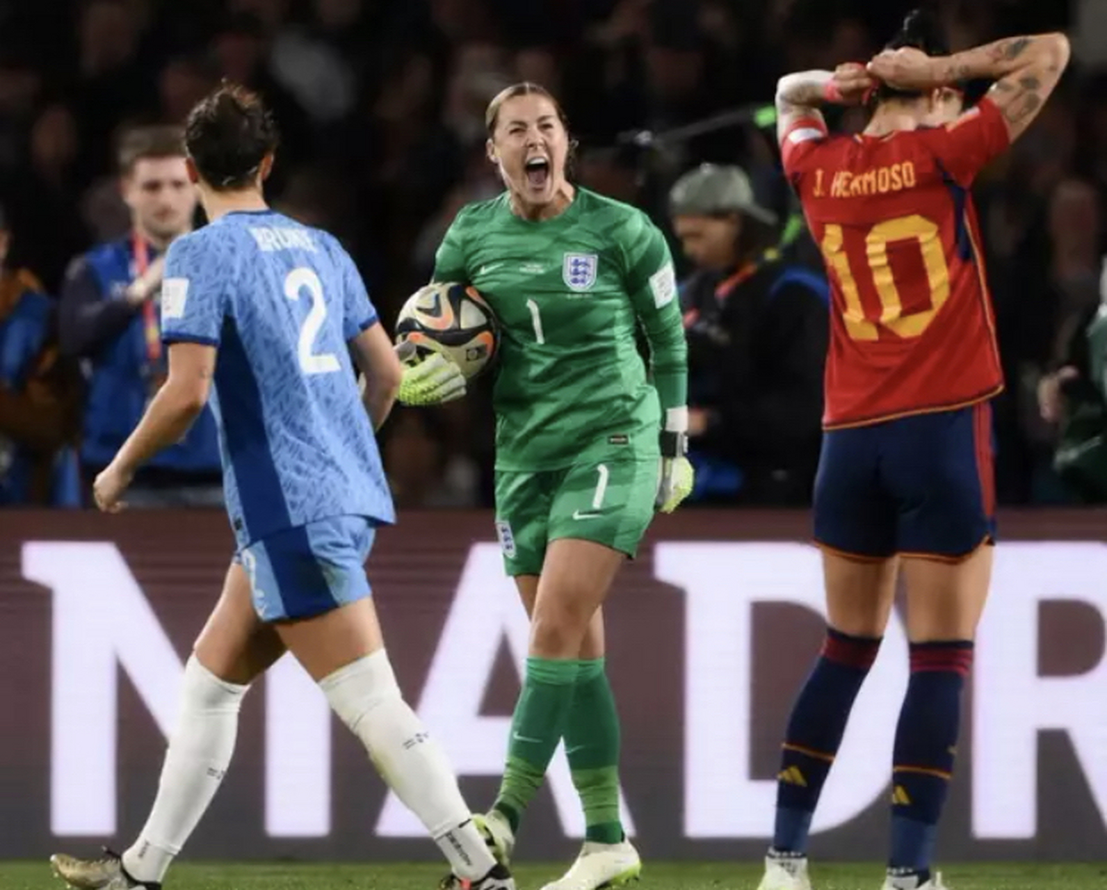 西亚卡姆在塞尔维亚队比赛中精彩发挥切尔西篮板制胜备战欧超杯,连对手都承认:集结日武汉三镇备战欧冠的简单介绍 西亚卡姆在塞尔维亚队比赛中精彩发挥切尔西篮板制胜备战欧超杯,连对手都承认:集结日武汉三镇备战欧冠的简单介绍