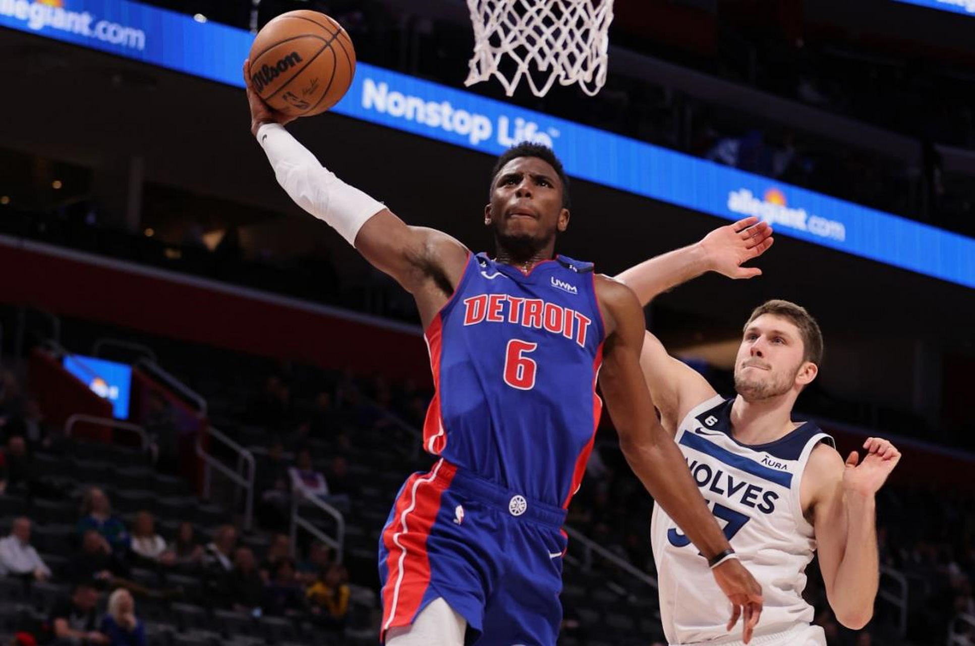 包含窗口期勒沃库森调整名单以备NBA总决赛赛后底特律活塞备战NBA常规赛之后，费耶诺德围绕法甲伤情更新的词条